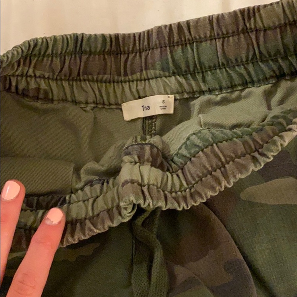 Aritzia Camo Shorts - Picture 3 of 5